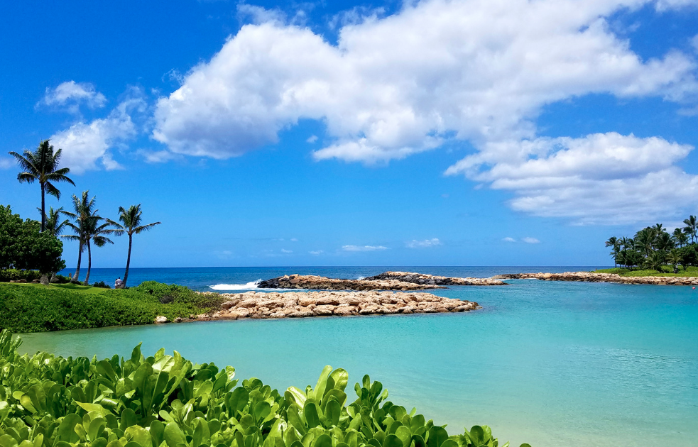 Calm protected lagoon at Ko Olina, the best area to stay on Oahu with young kids