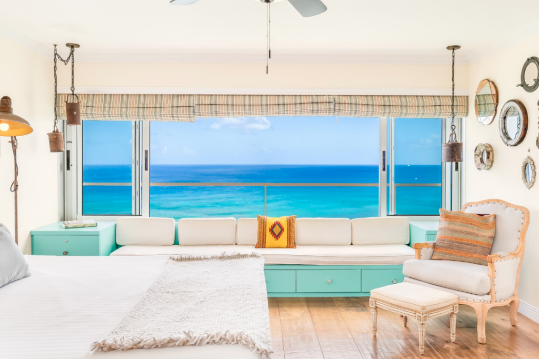 Oceanfront Oahu vacation rental living room available to book direct with Ali'i Beach Rentals Oceanfront Oahu vacation rental living room available to book direct with Ali'i Beach Rentals